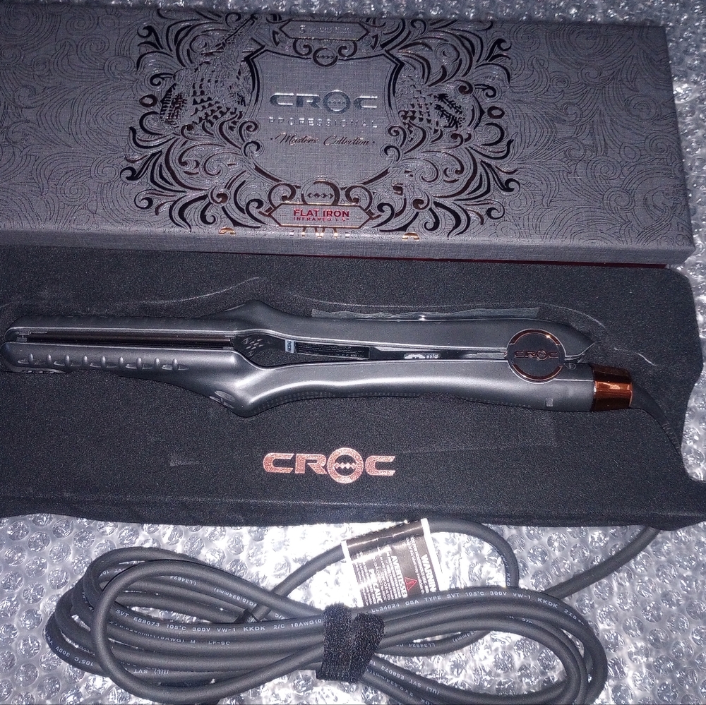 CROC Masters Collection 1.5"-inch Black Titanium Professional Flat Iron MF-ICG15